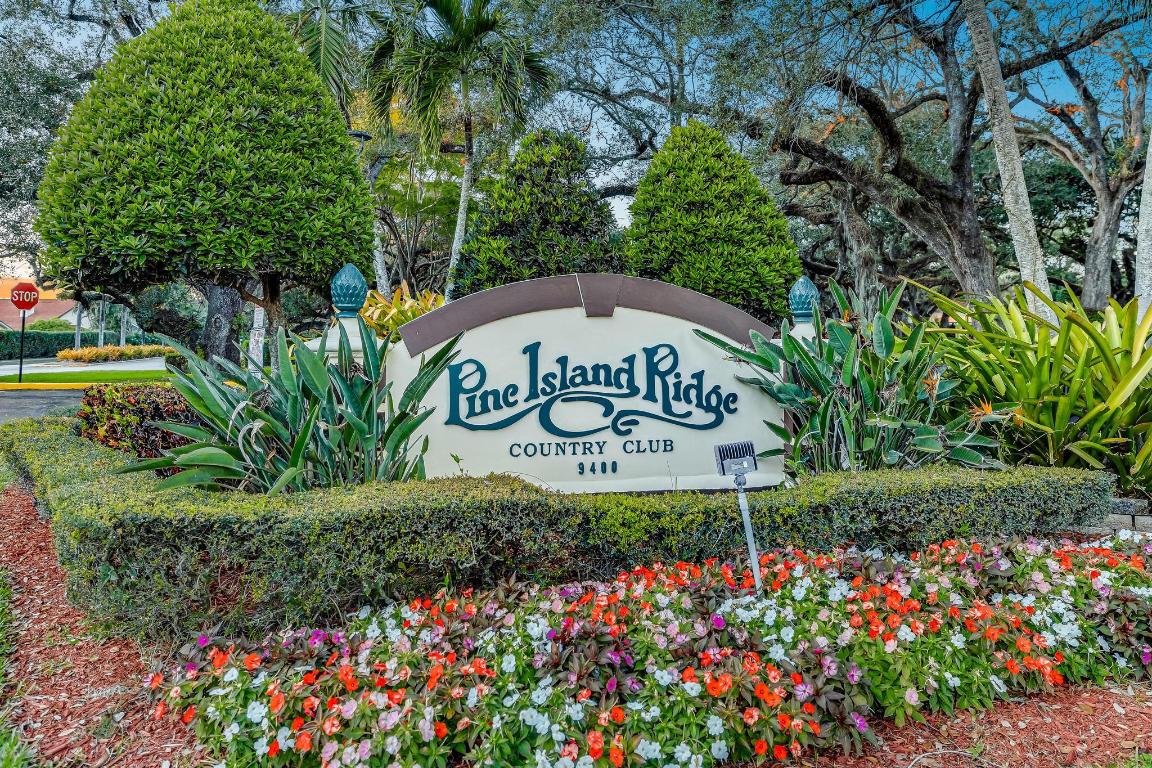 9235 Lagoon Place 302