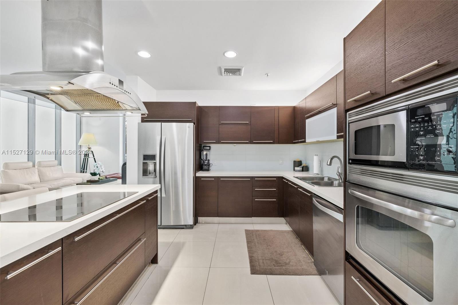 7928 East Dr Unit: 301