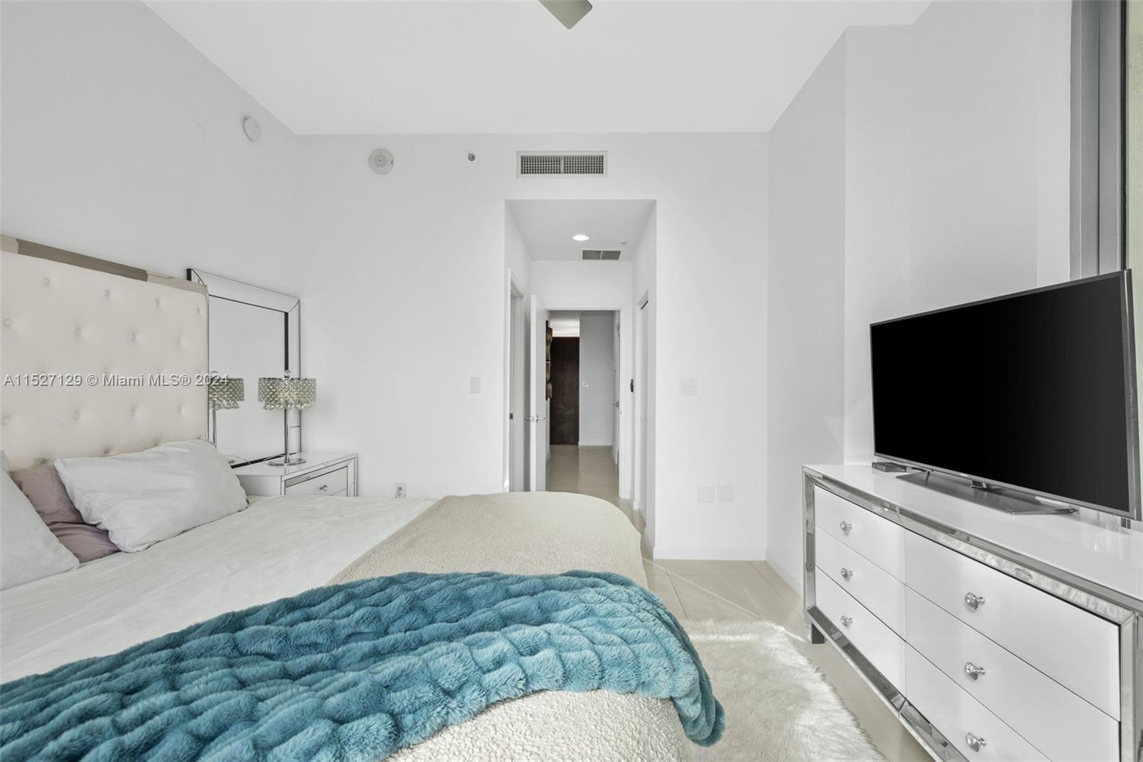 7928 East Dr Unit: 301