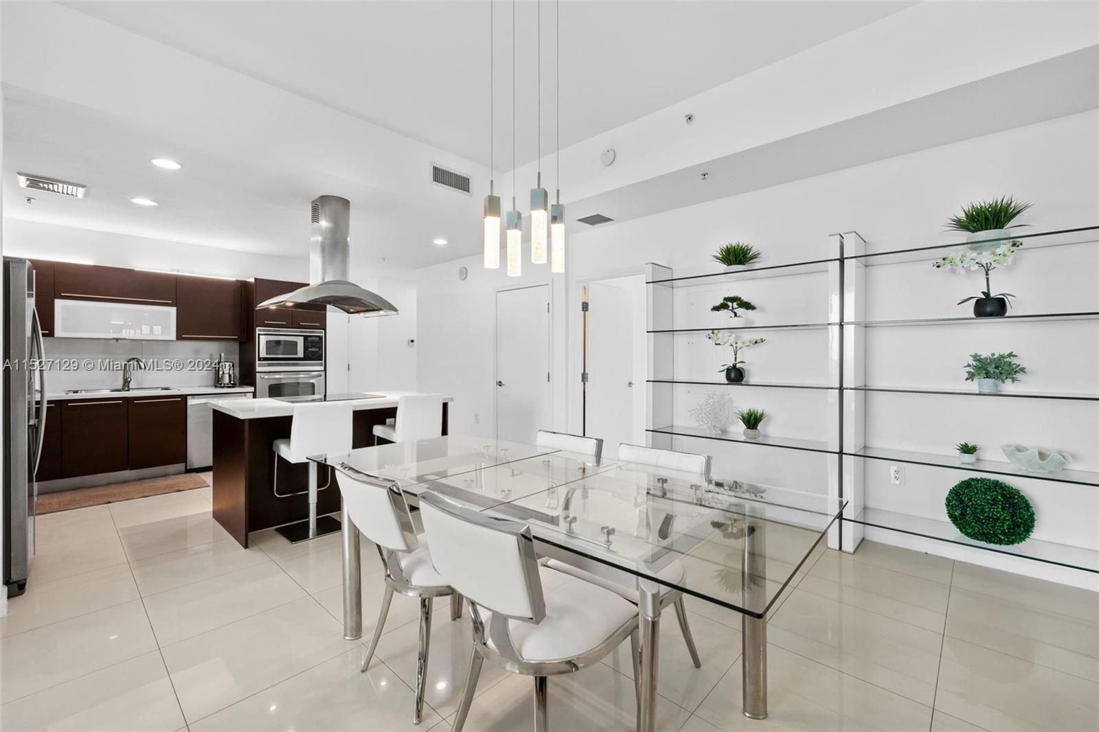 7928 East Dr Unit: 301