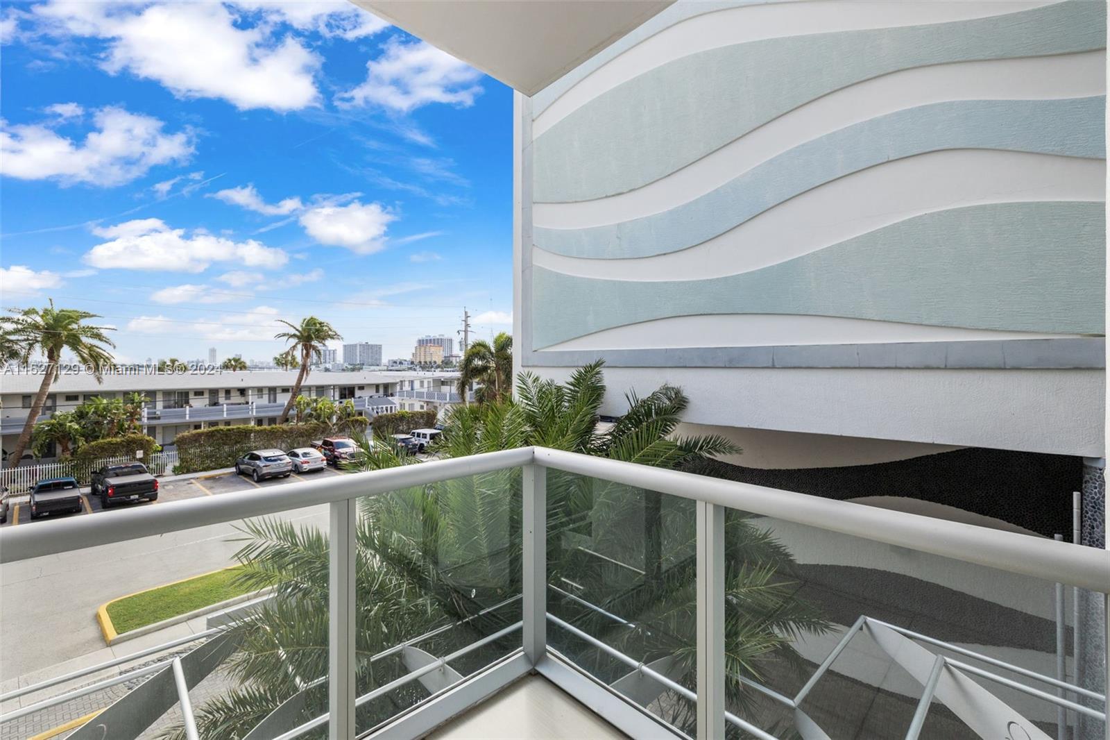 7928 East Dr Unit: 301