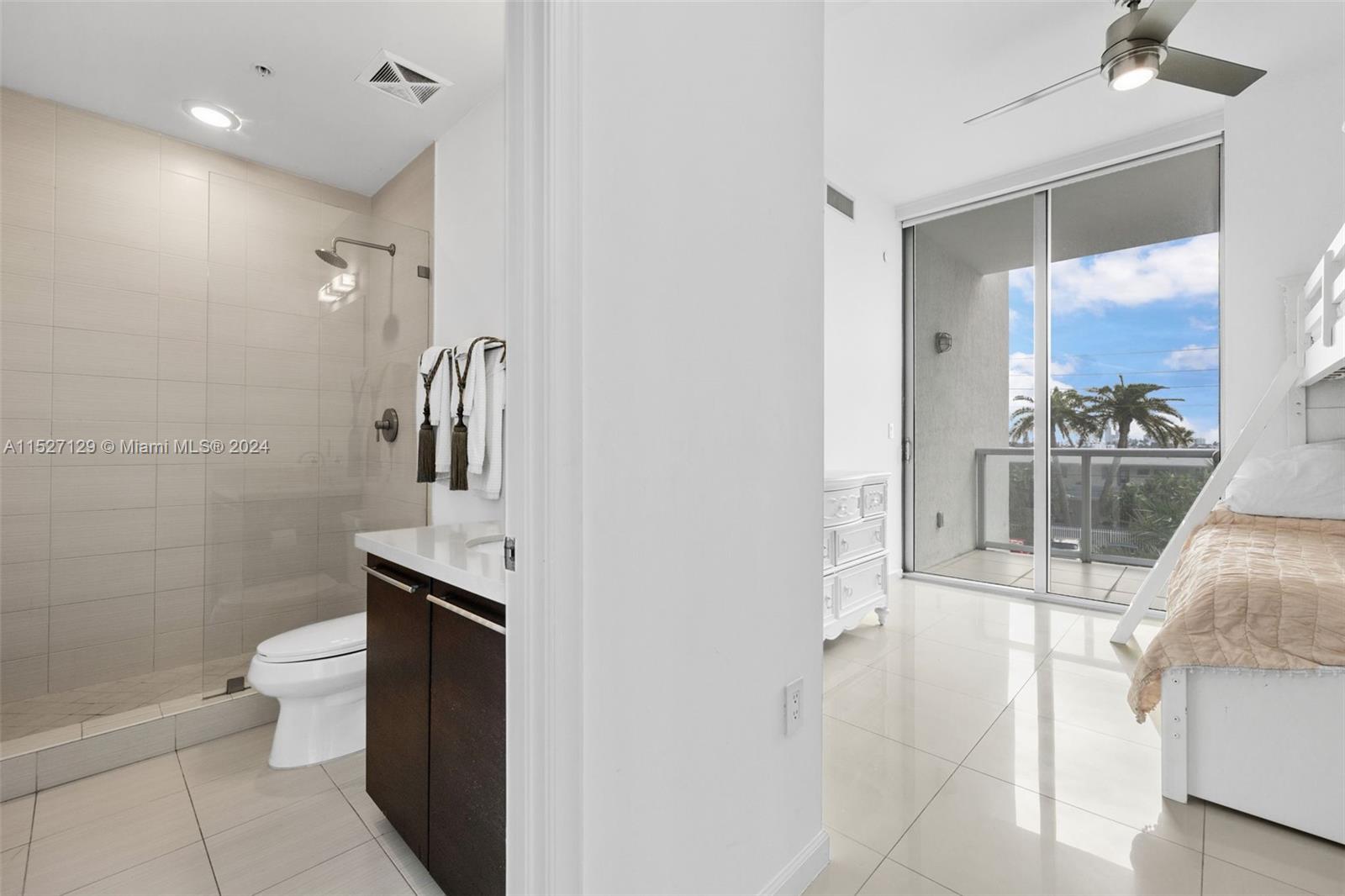 7928 East Dr Unit: 301