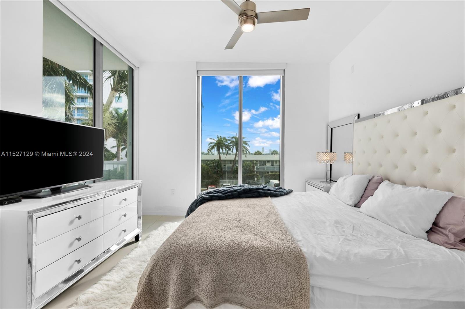7928 East Dr Unit: 301