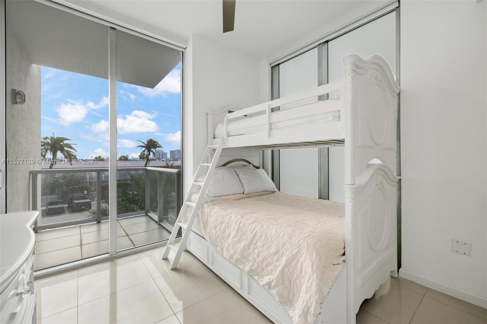 7928 East Dr Unit: 301