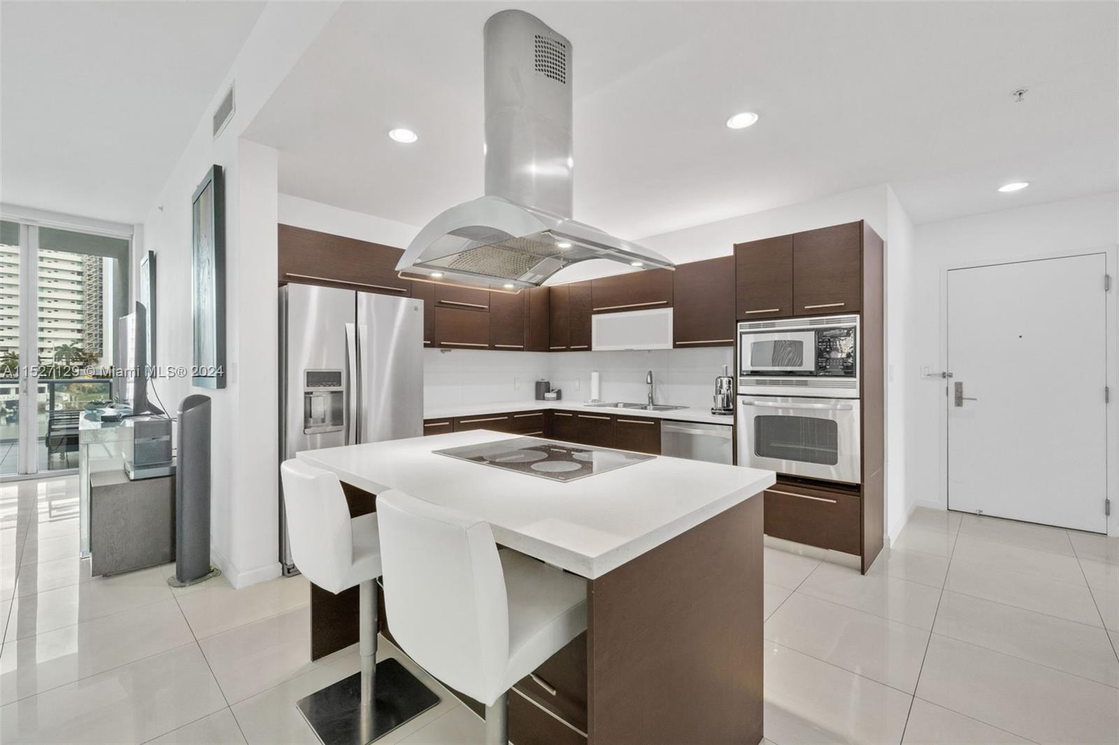 7928 East Dr Unit: 301