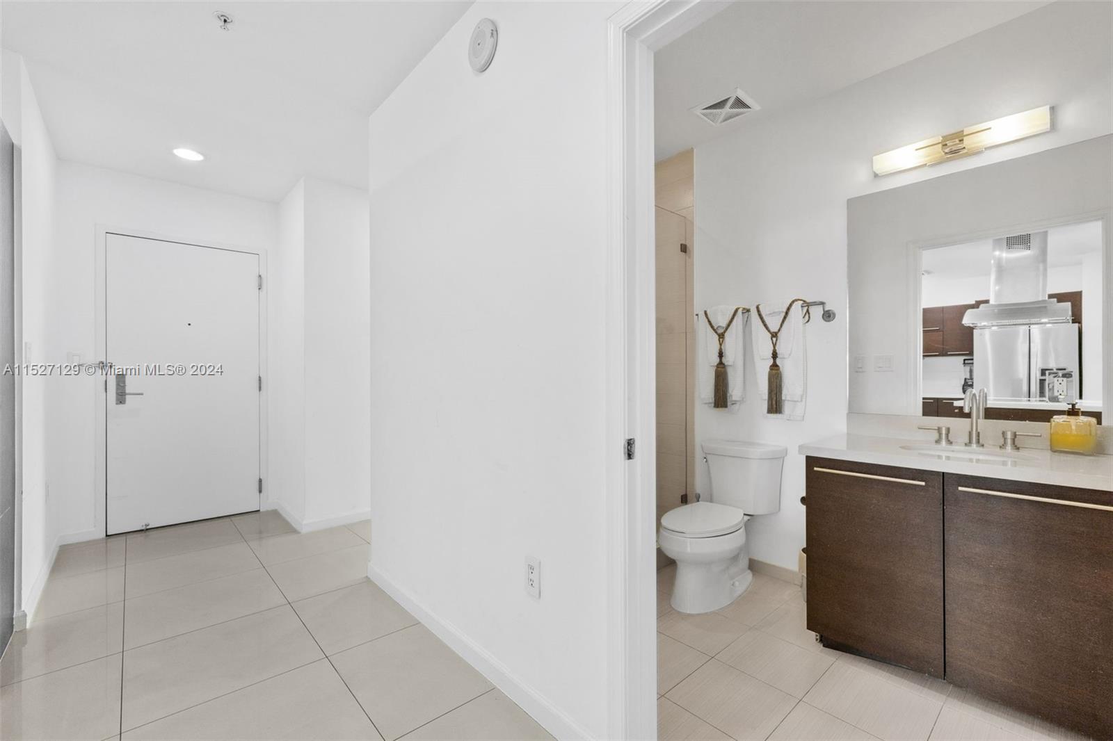 7928 East Dr Unit: 301