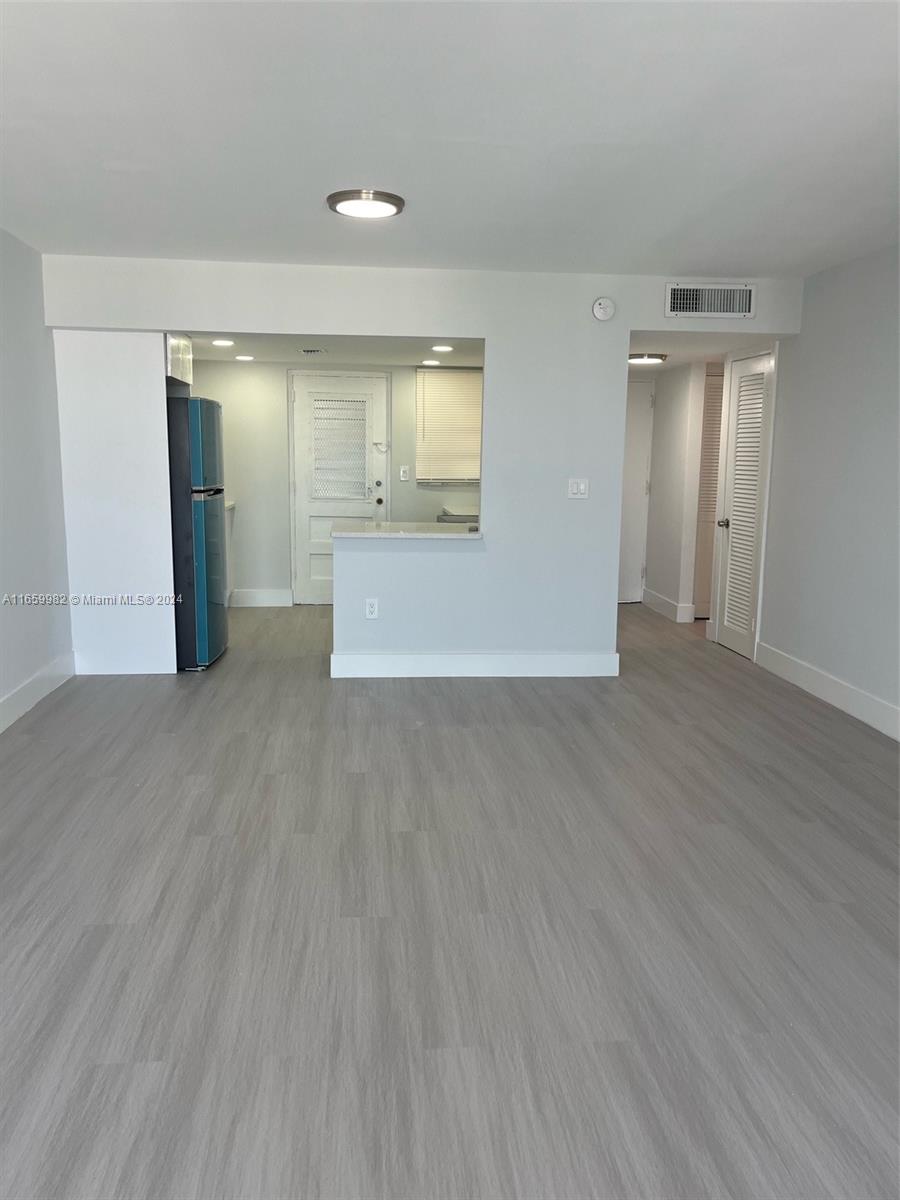 7850 Byron Ave # 606