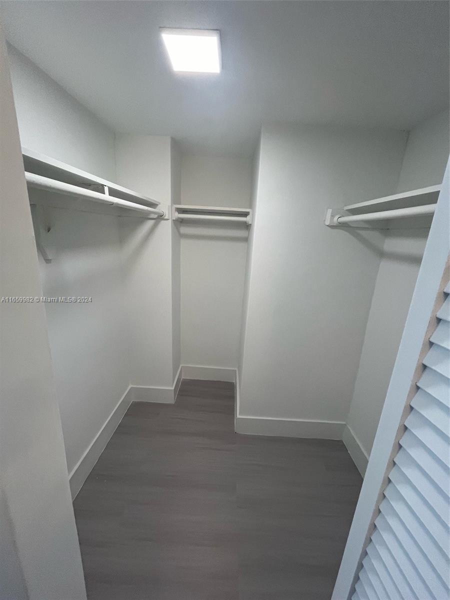 7850 Byron Ave # 606