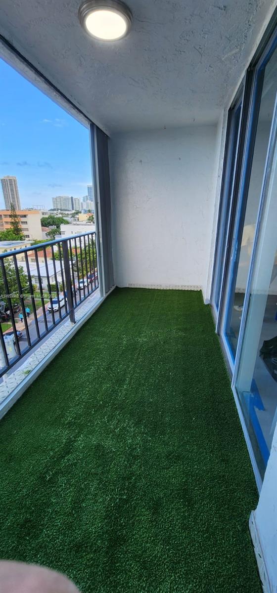 7850 Byron Ave # 606