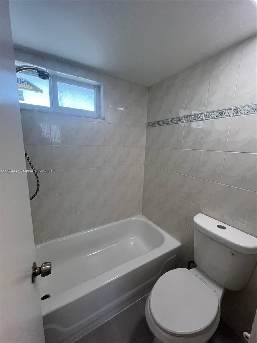 7850 Byron Ave # 606