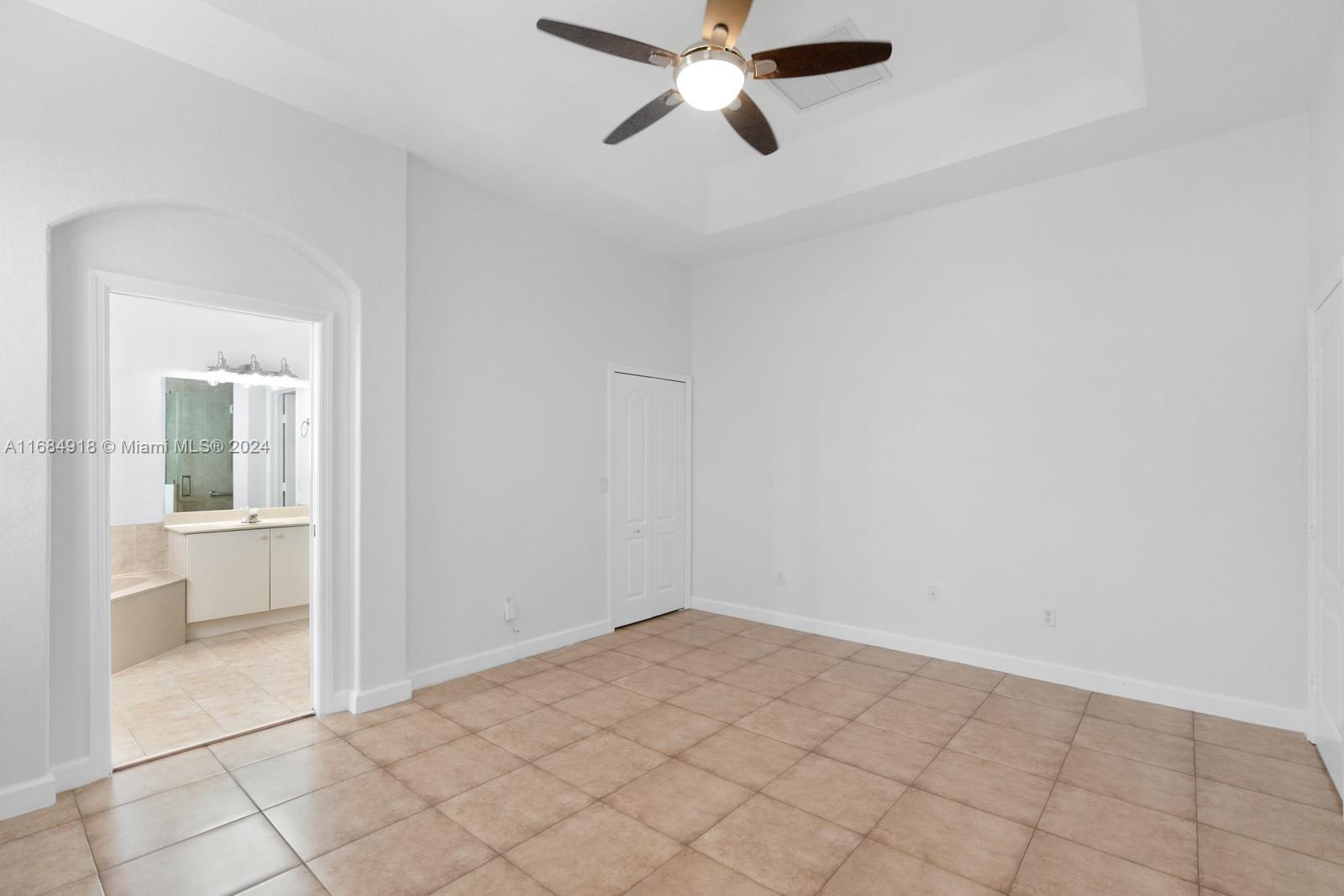 8838 NW 180 Ter