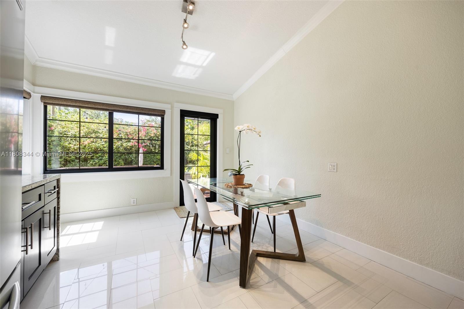 58 Glendale Dr