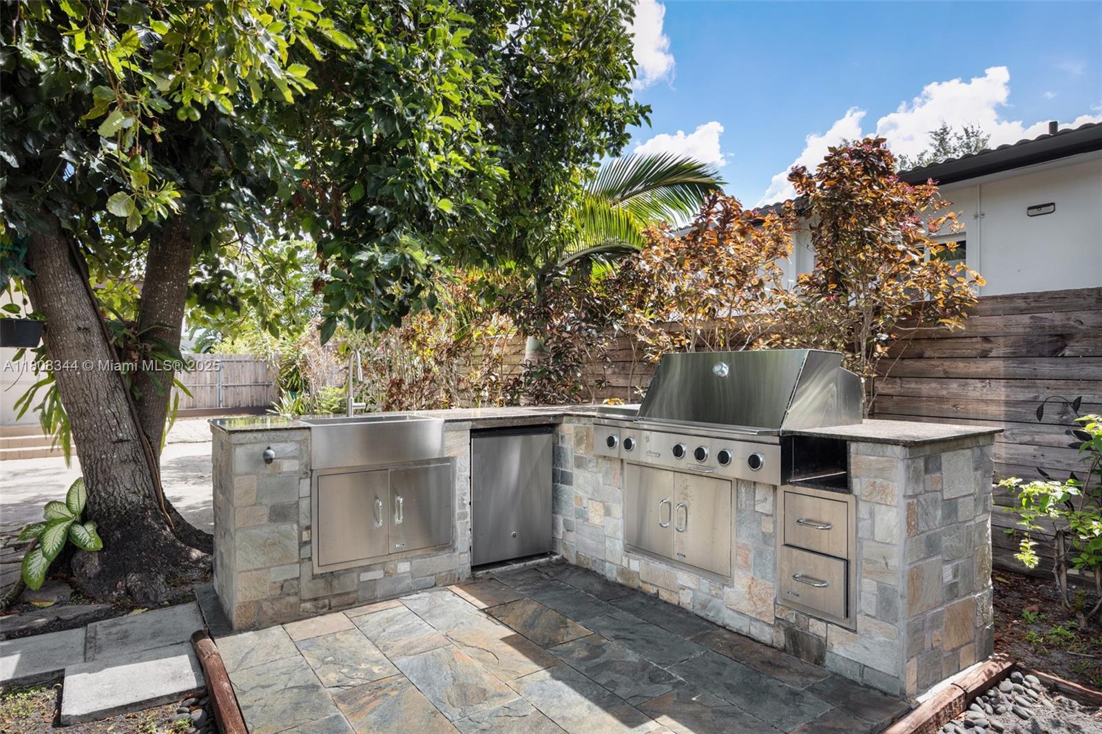 58 Glendale Dr