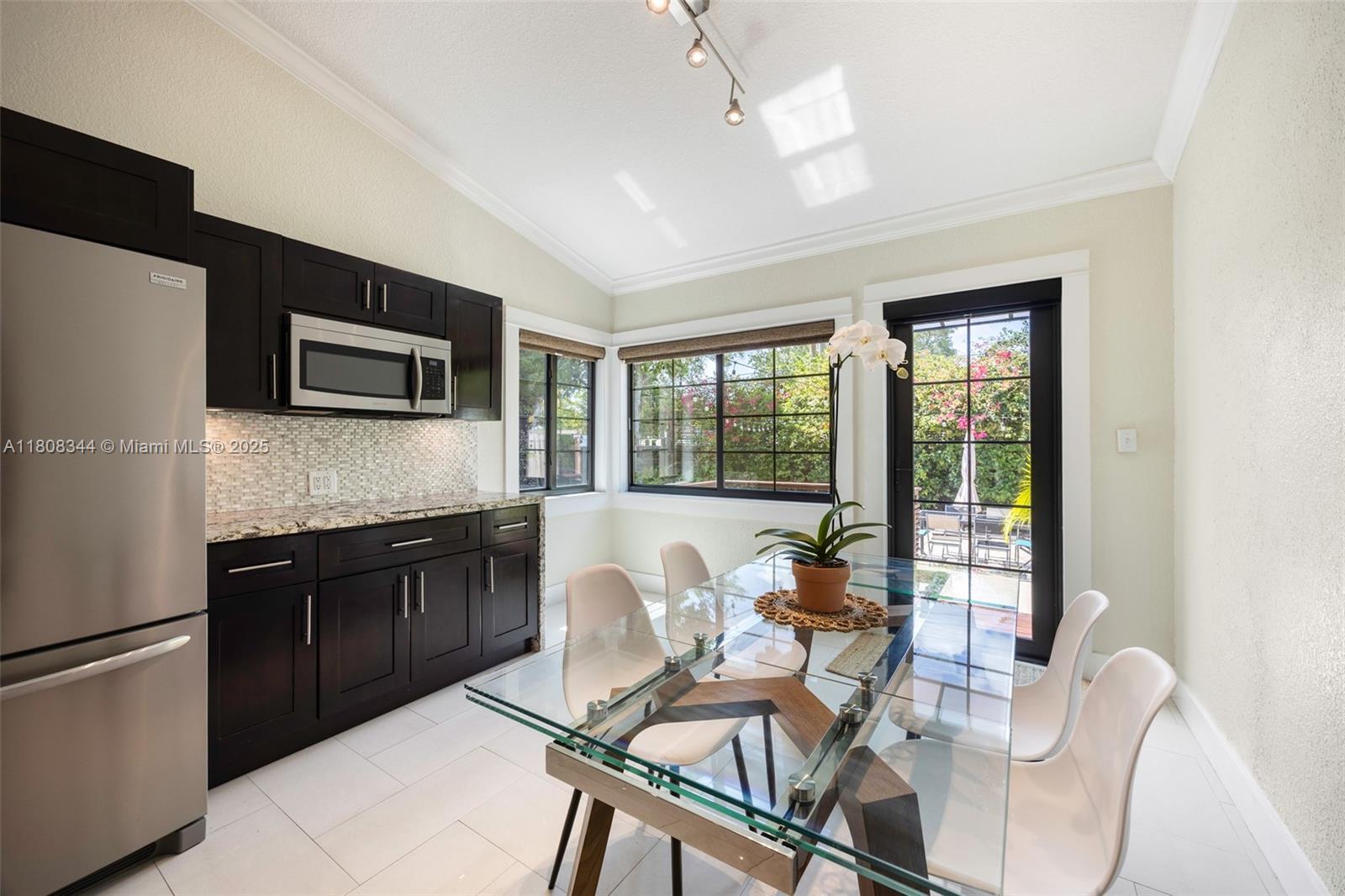 58 Glendale Dr