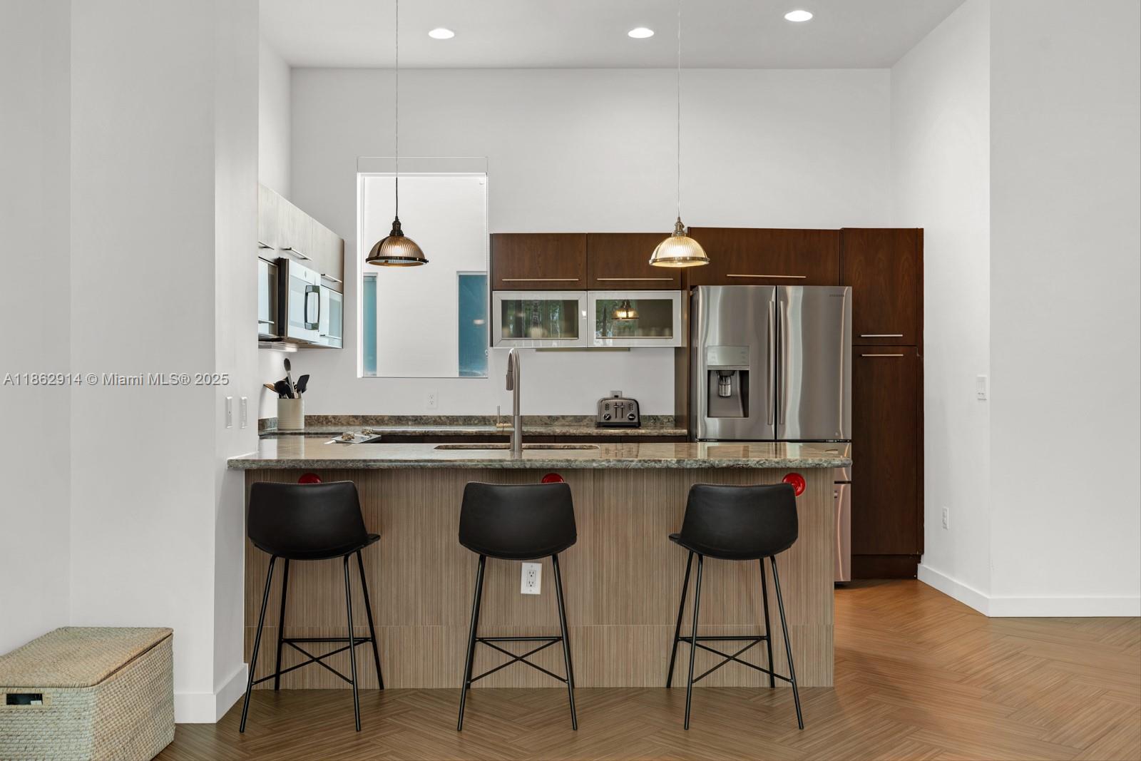 315 NE 7 ST # 315