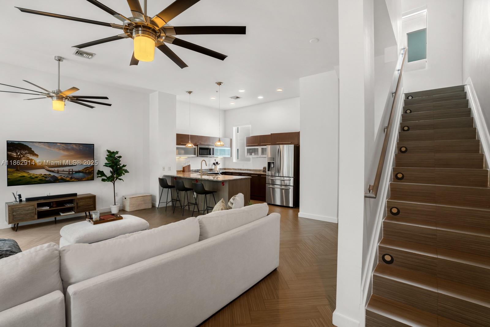 315 NE 7 ST # 315