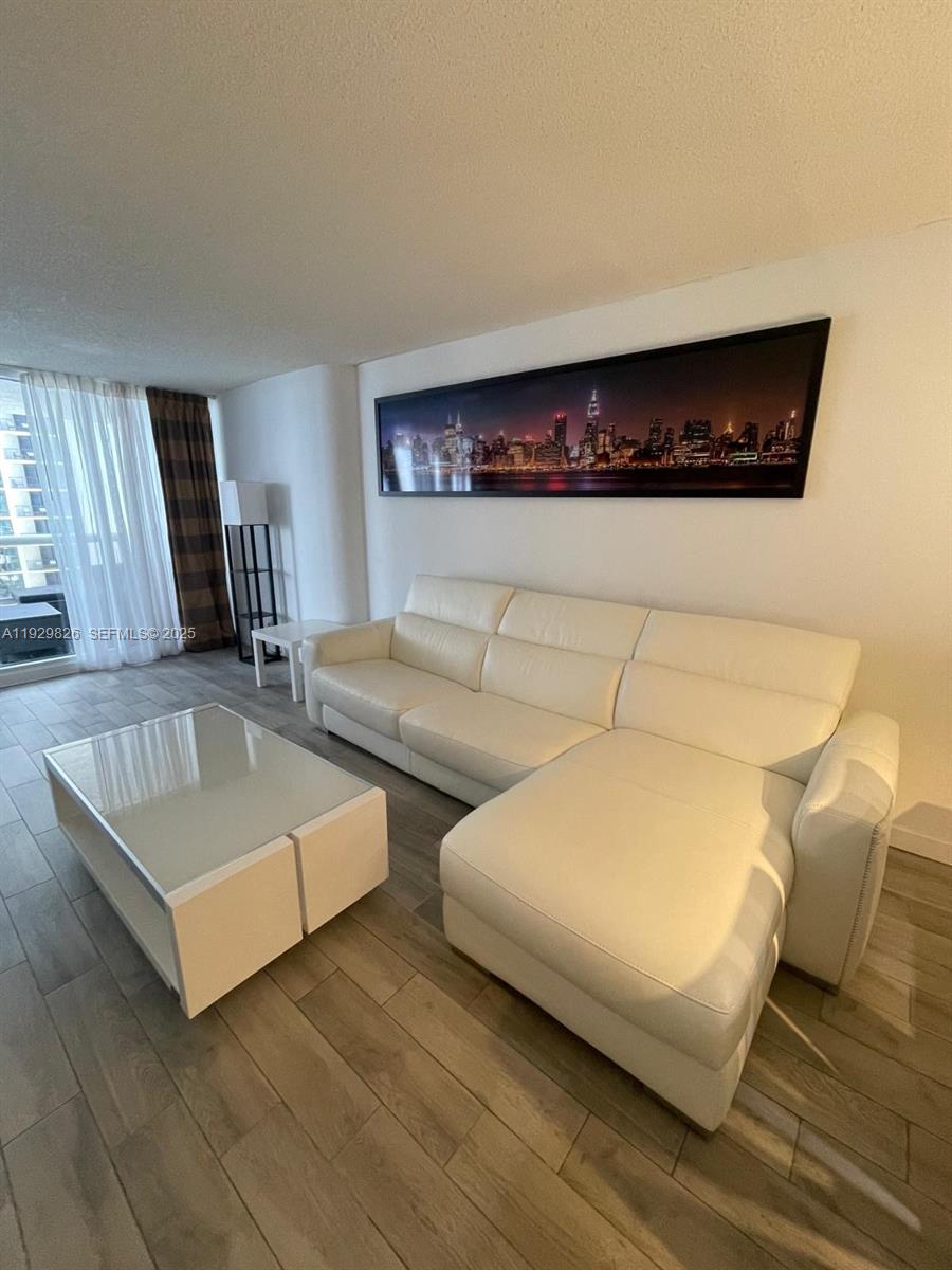 1717 N Bayshore Dr # 1842 Unit: A-1842
