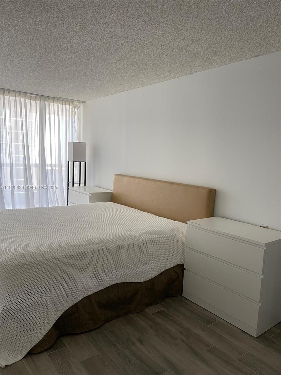 1717 N Bayshore Dr # 1842 Unit: A-1842