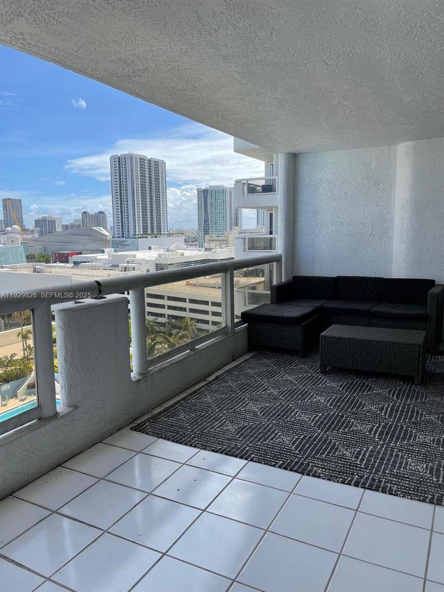 1717 N Bayshore Dr # 1842 Unit: A-1842