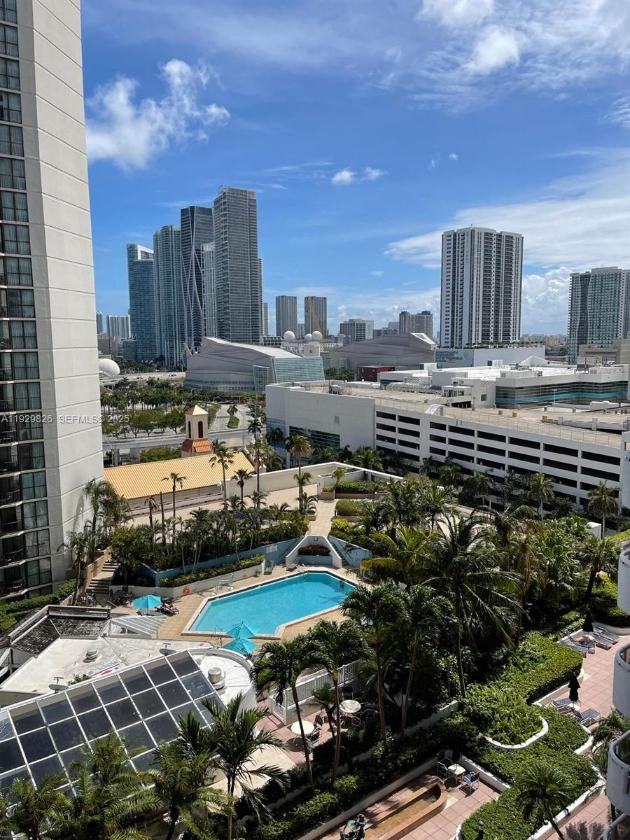 1717 N Bayshore Dr # 1842 Unit: A-1842