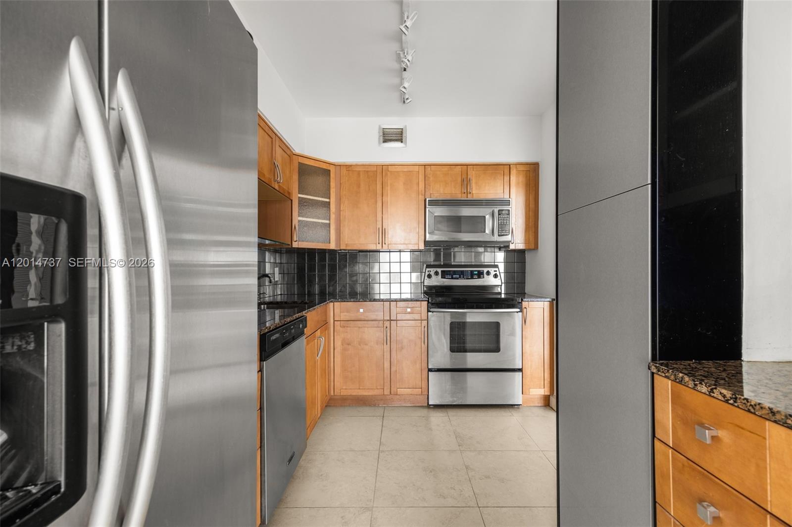 900 Bay Dr Unit: 1005 + Dock DS14