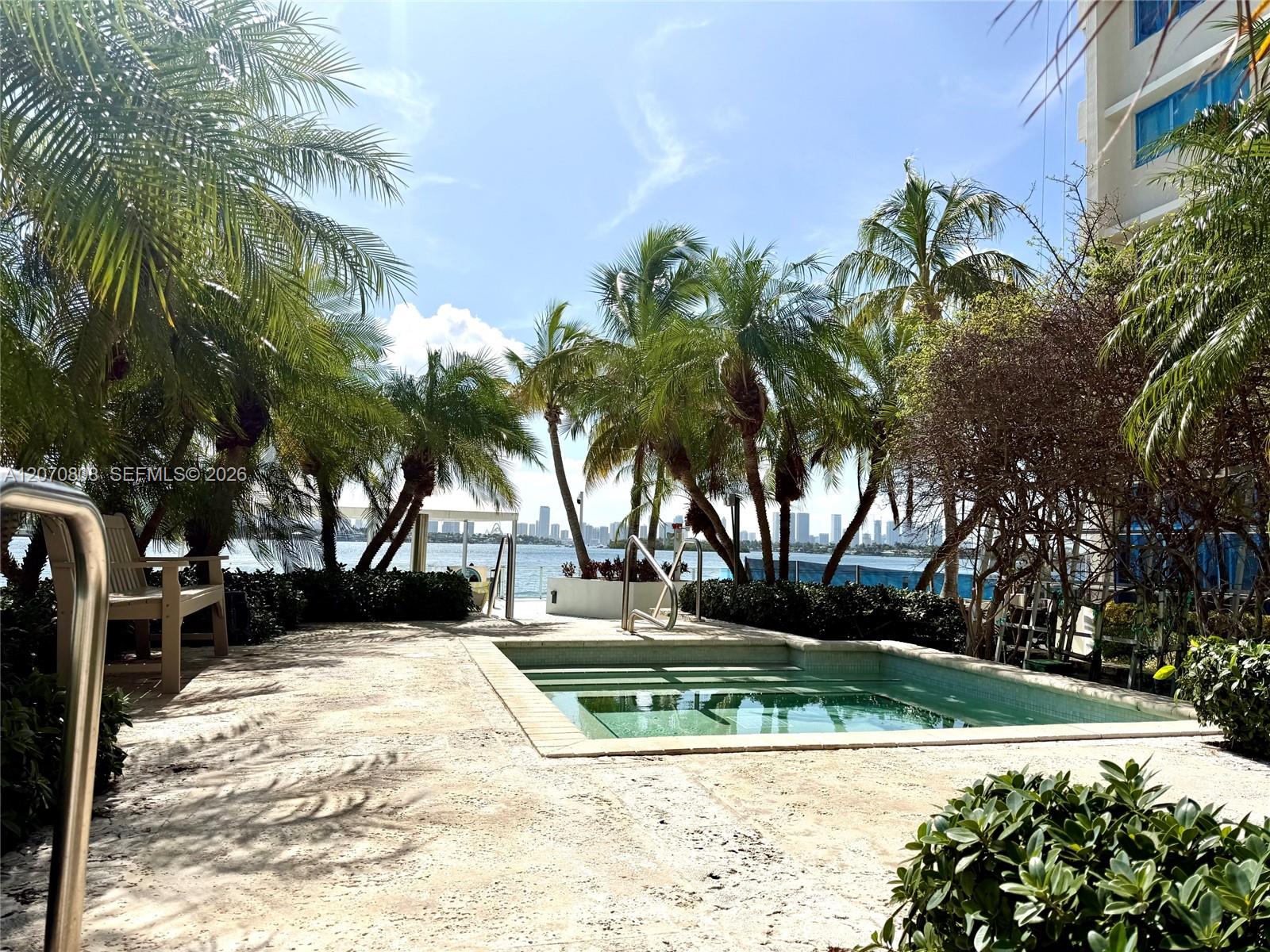 1200 West Ave # 1002