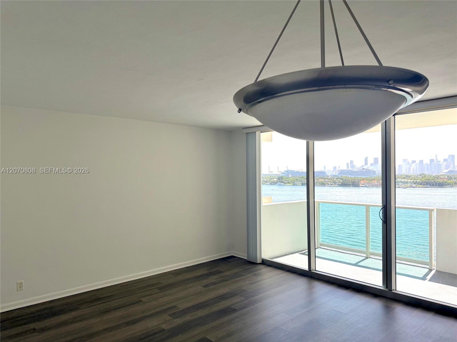 1200 West Ave # 1002
