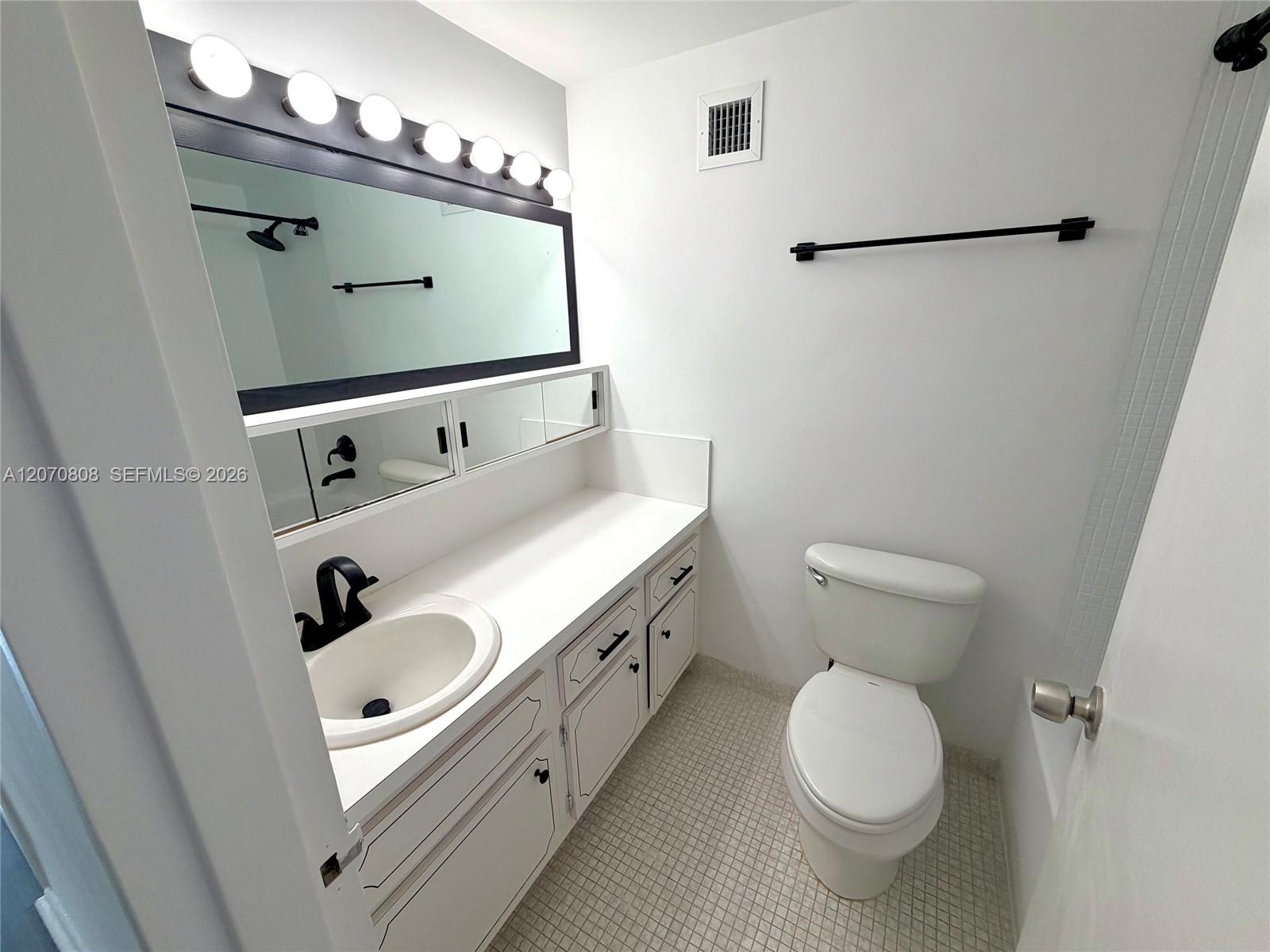 1200 West Ave # 1002