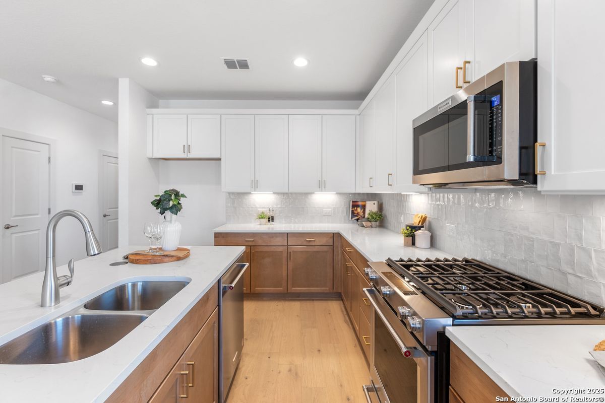 514 McMonigal Pl