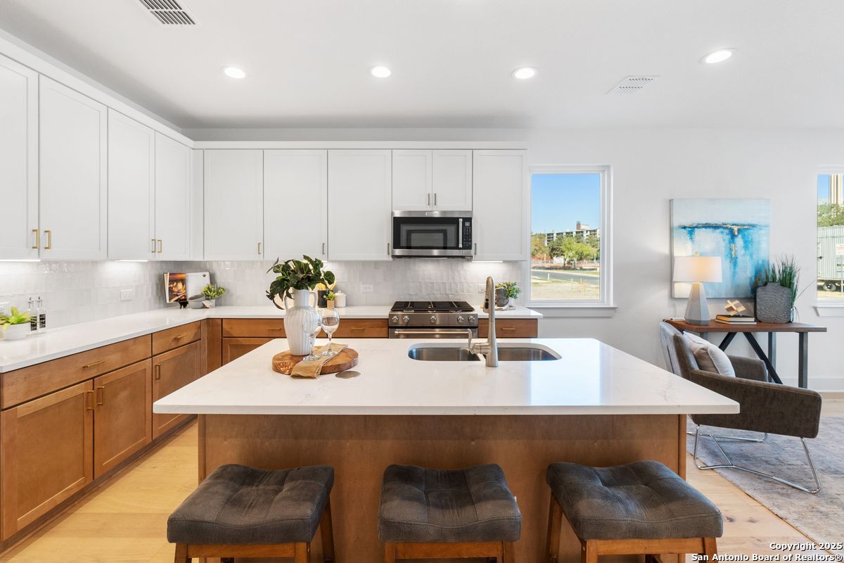 514 McMonigal Pl