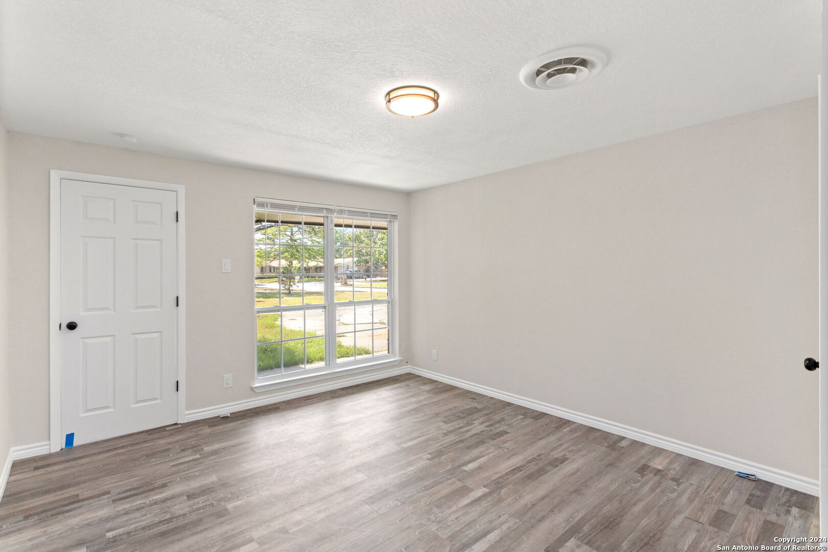 405 DRIFTWIND DR