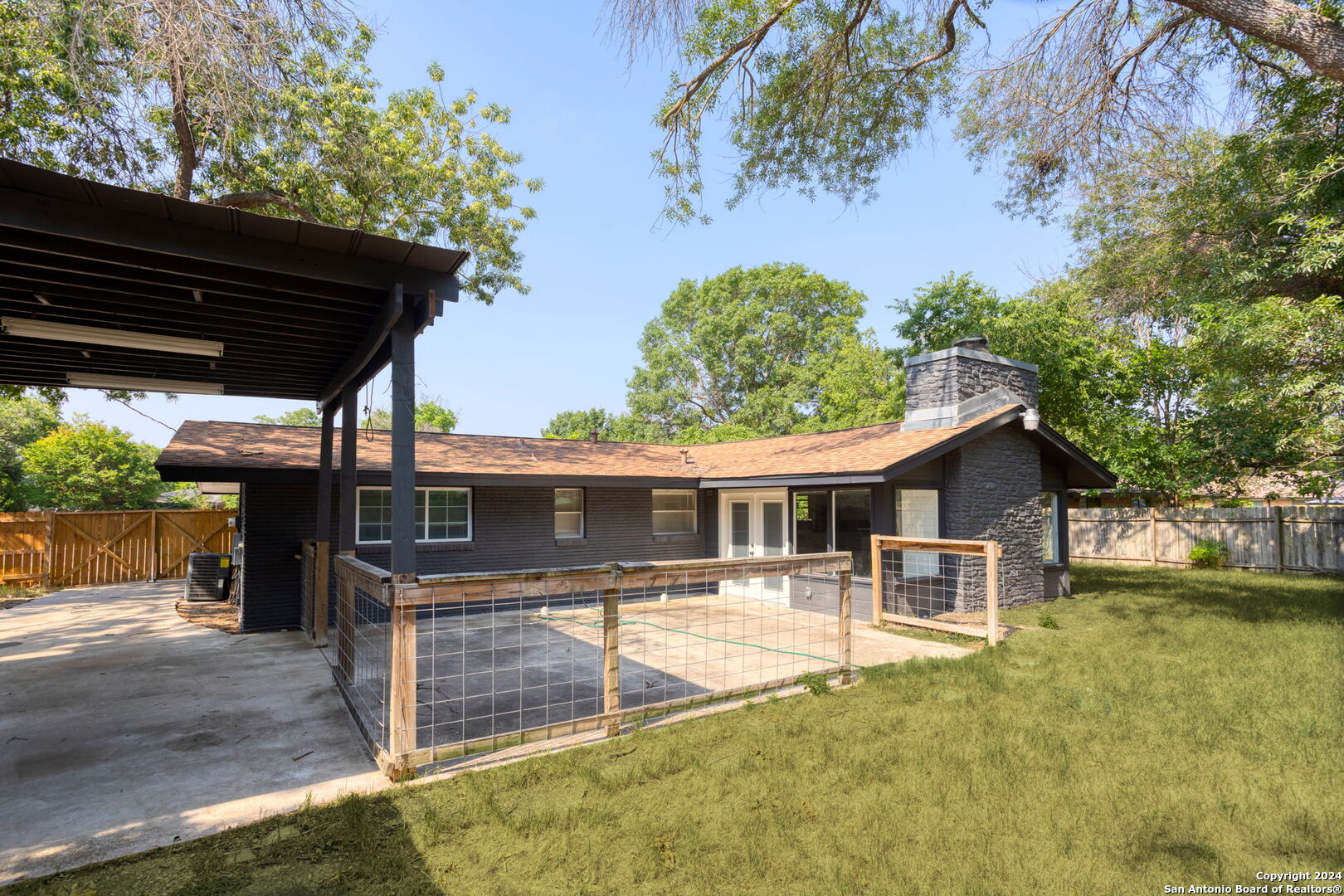 405 DRIFTWIND DR