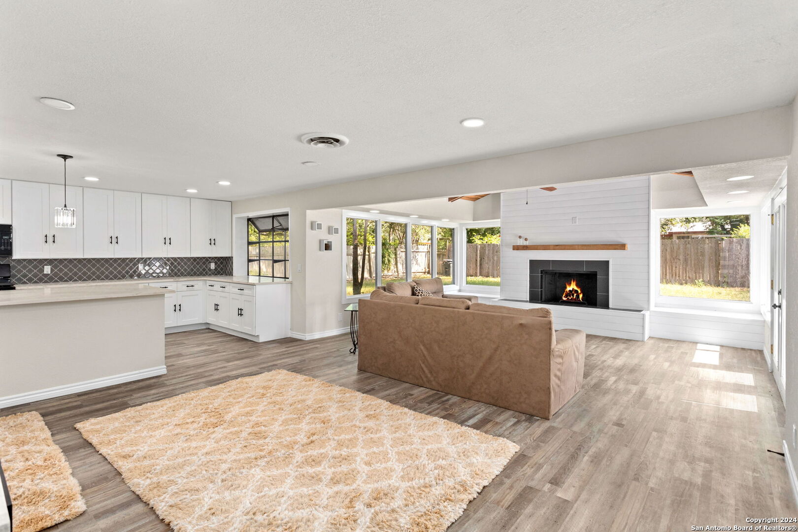 405 DRIFTWIND DR