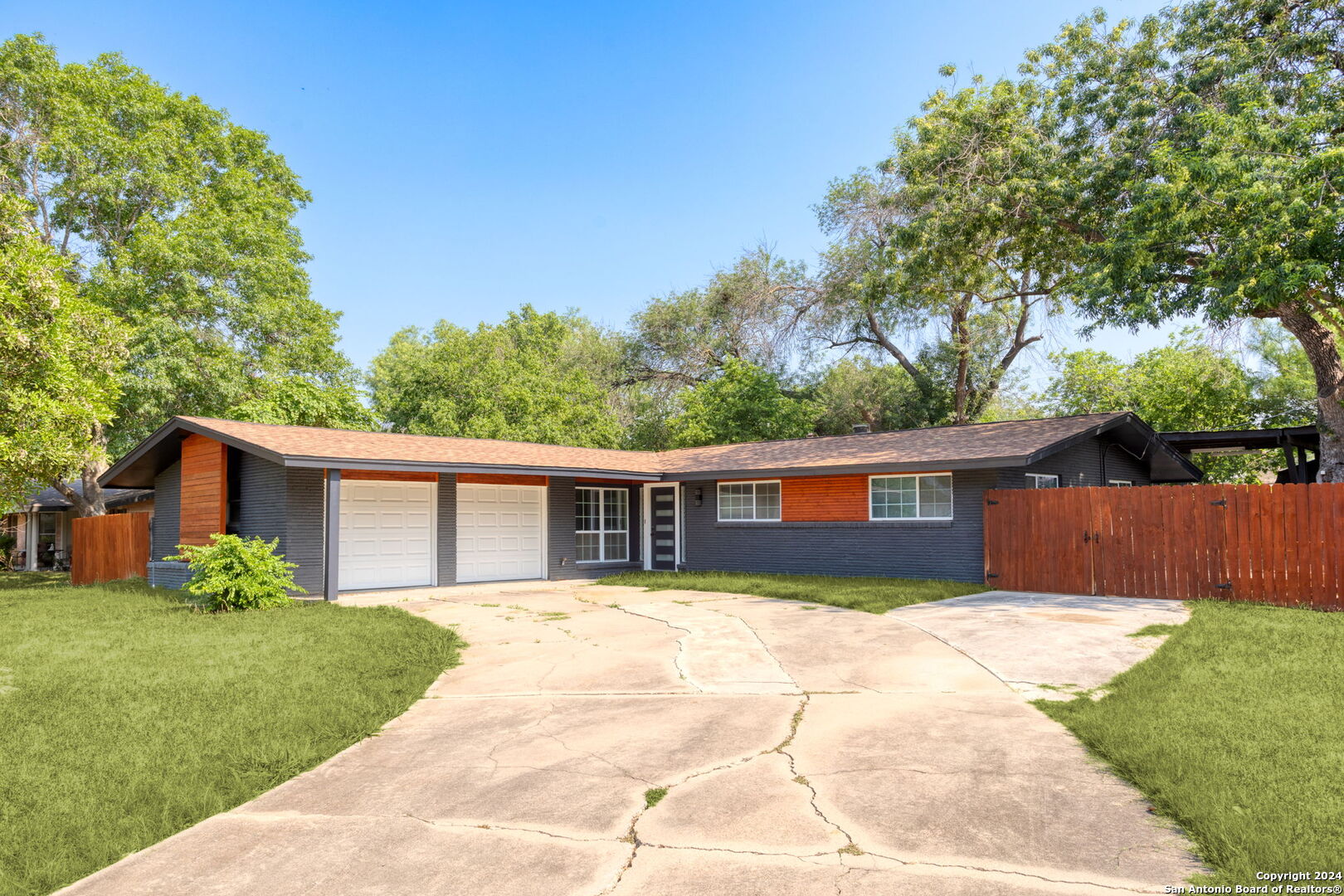 405 DRIFTWIND DR