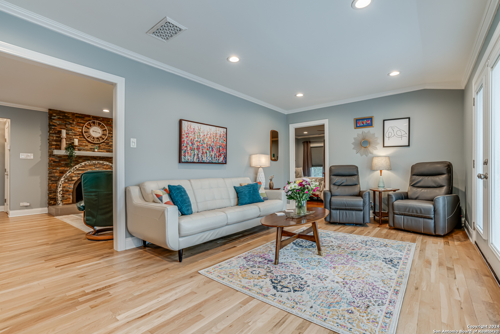 338 ROBINHOOD PL