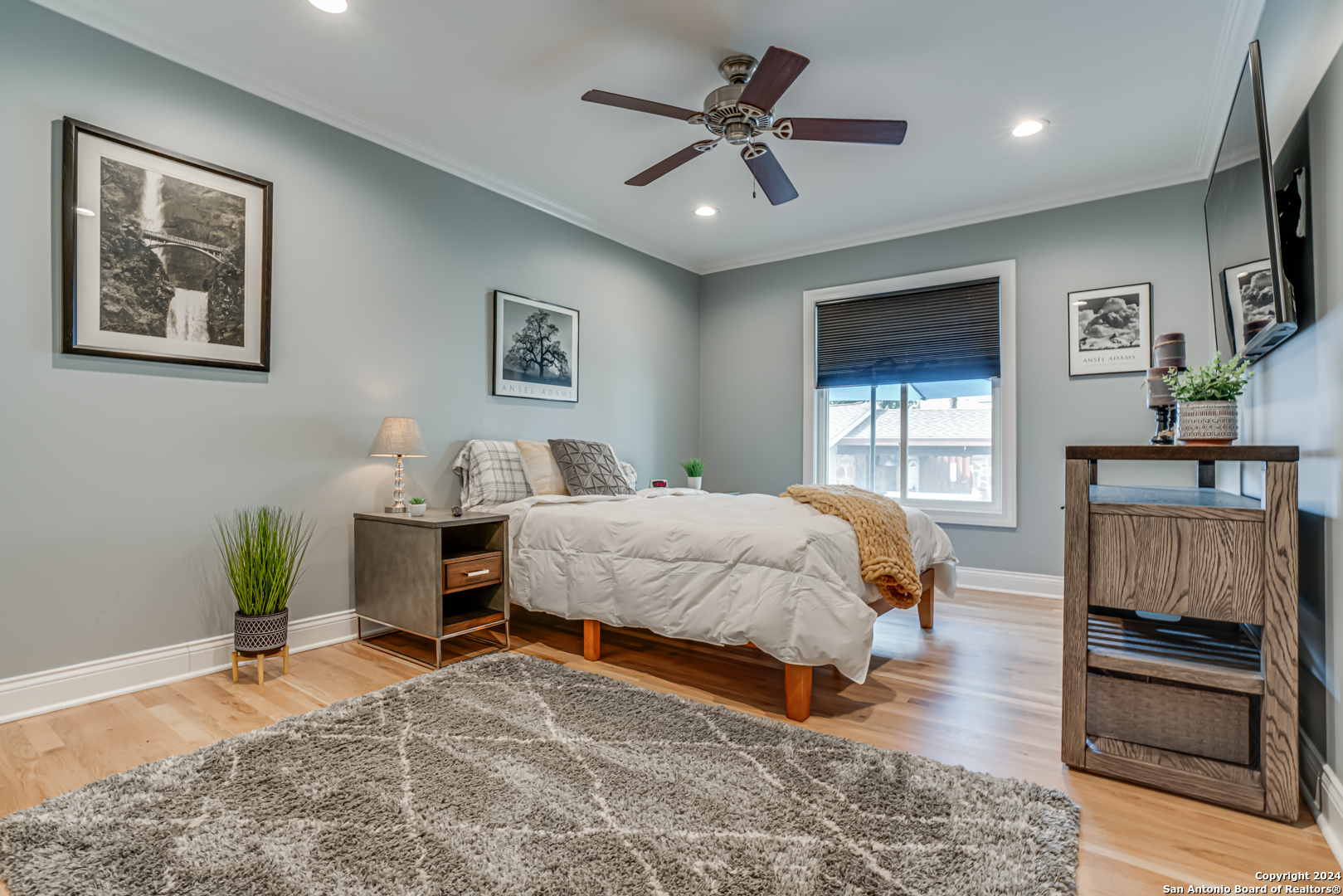 338 ROBINHOOD PL