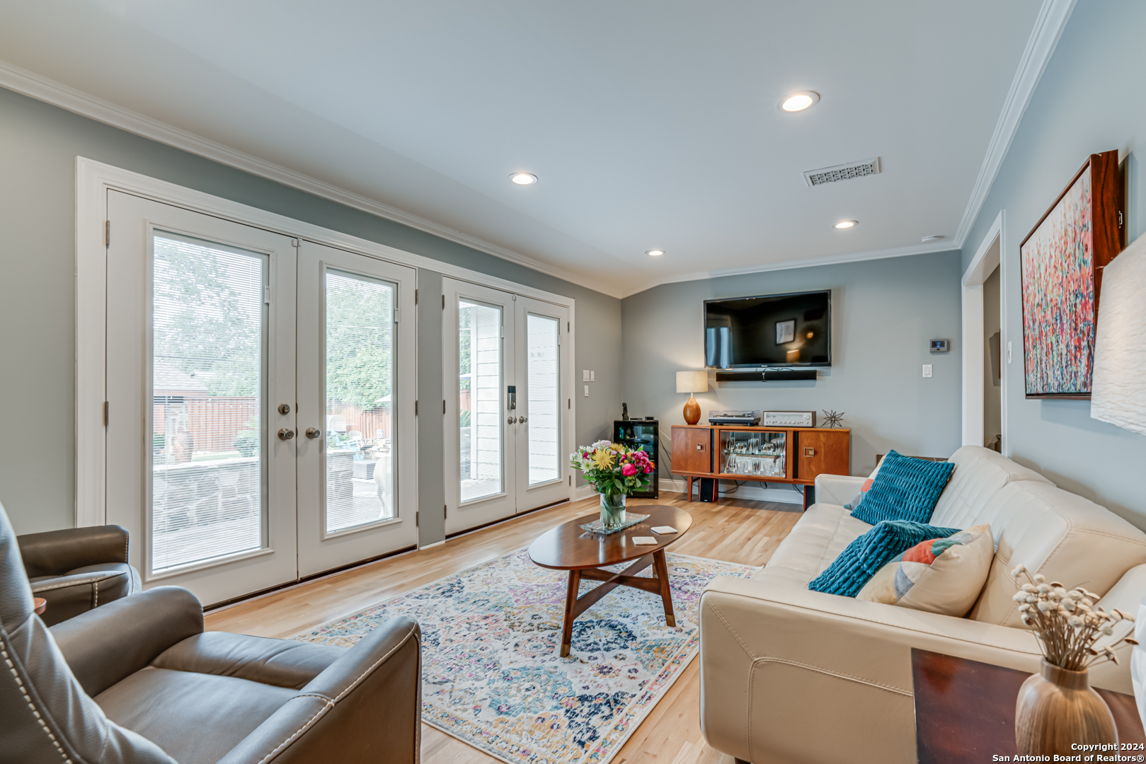 338 ROBINHOOD PL