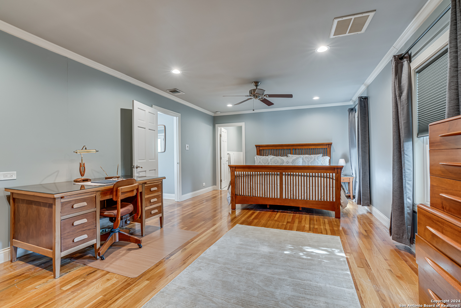 338 ROBINHOOD PL
