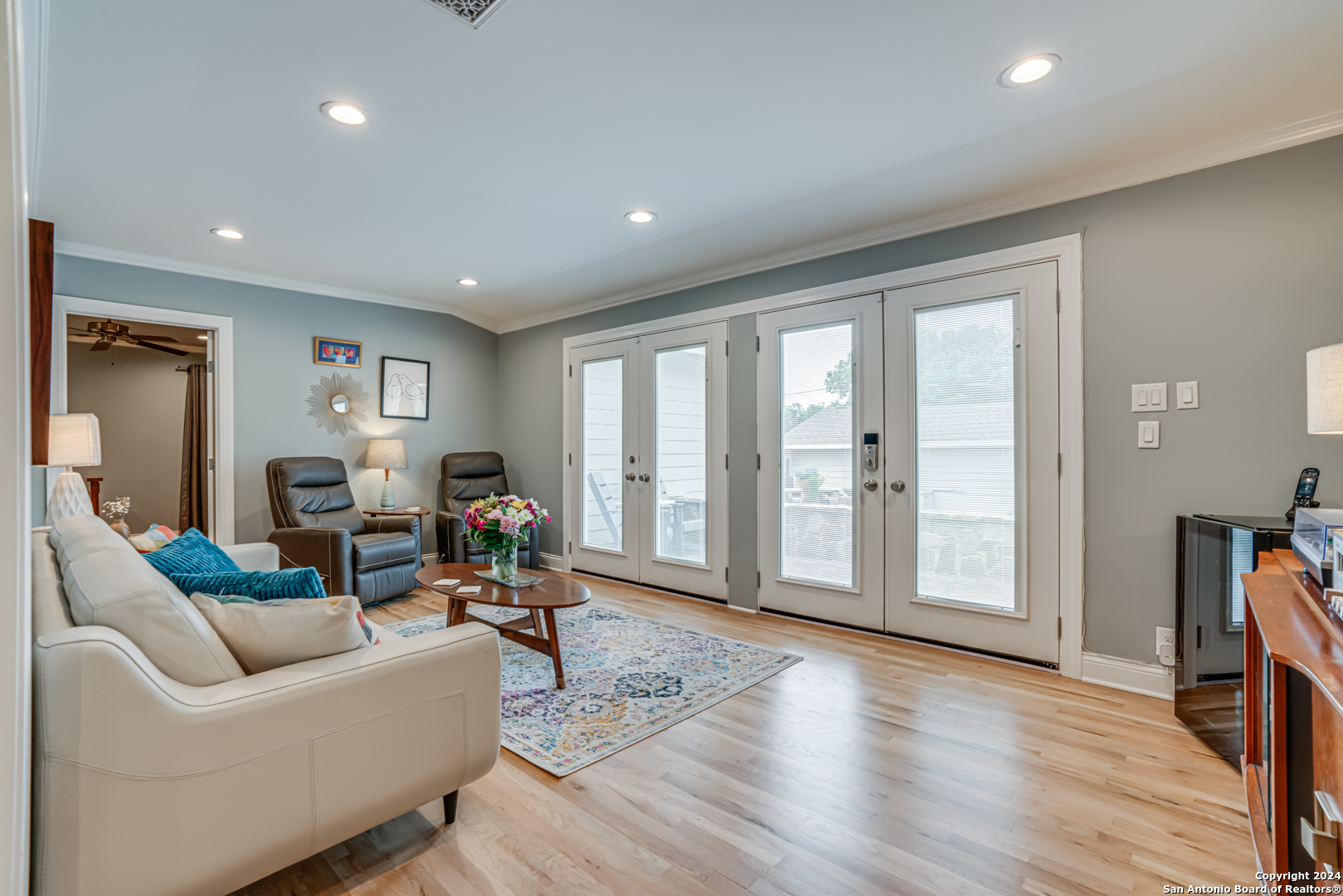 338 ROBINHOOD PL