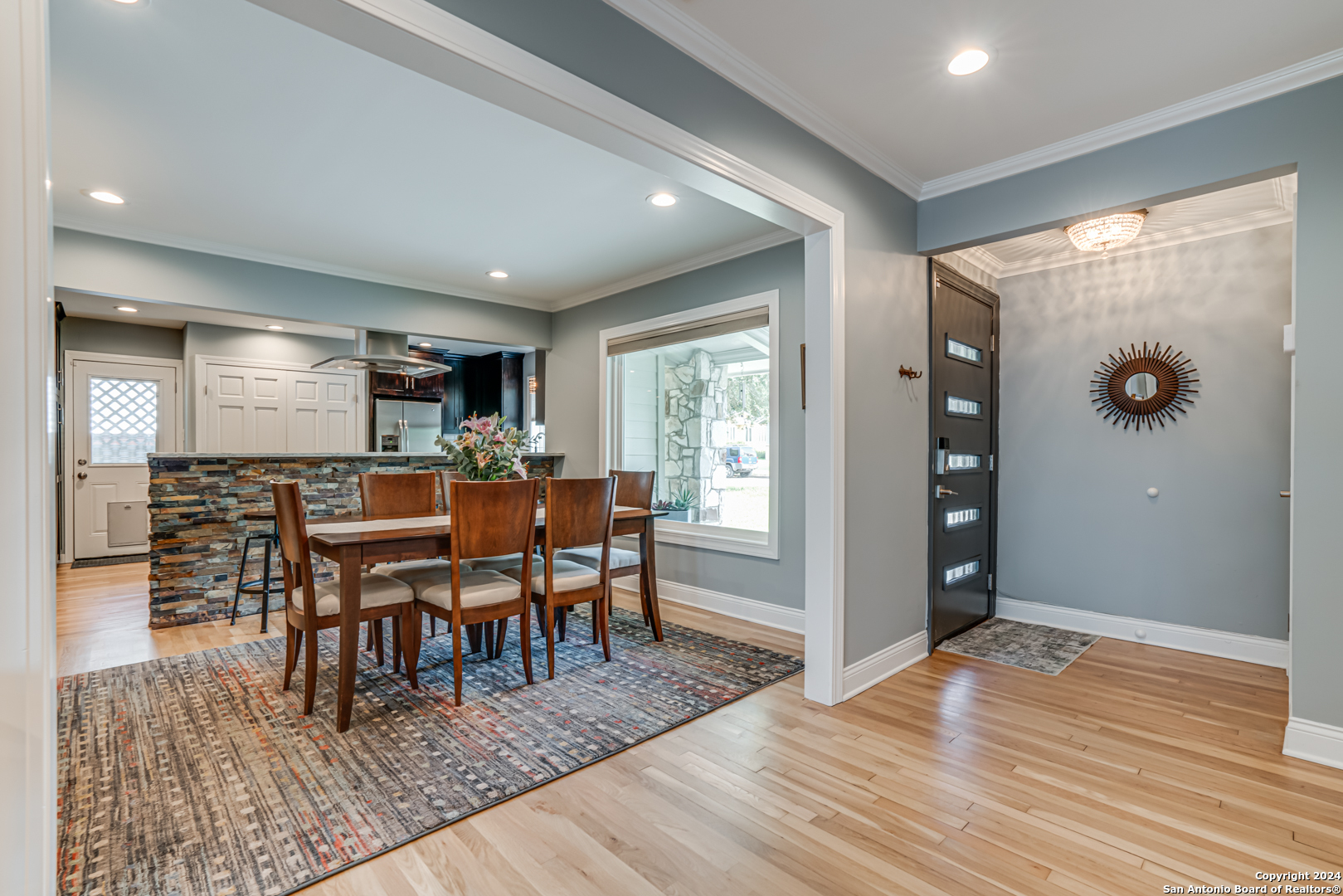 338 ROBINHOOD PL