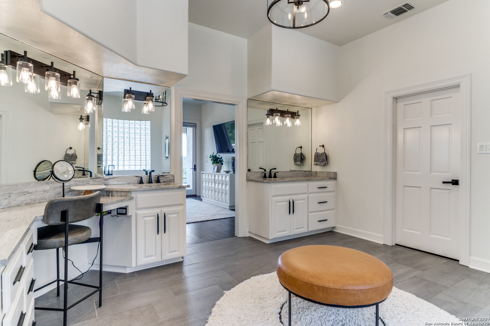 363 Grayhawk