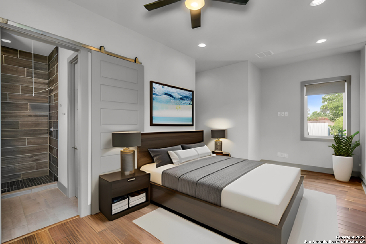 930 W CRAIG PL Unit: 1