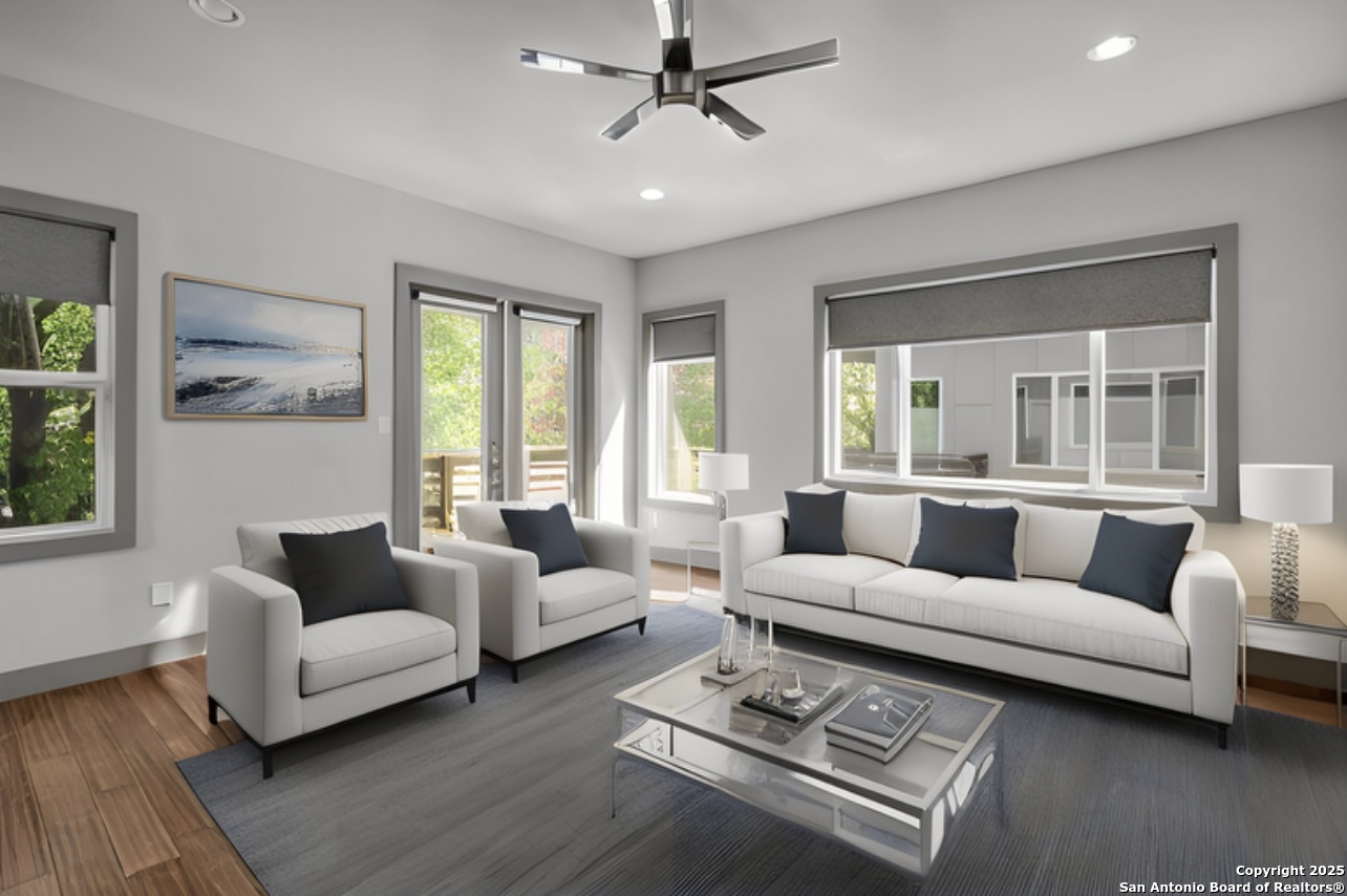 930 W CRAIG PL Unit: 1