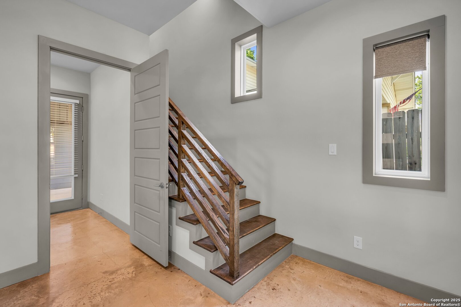 930 W Craig Pl 1