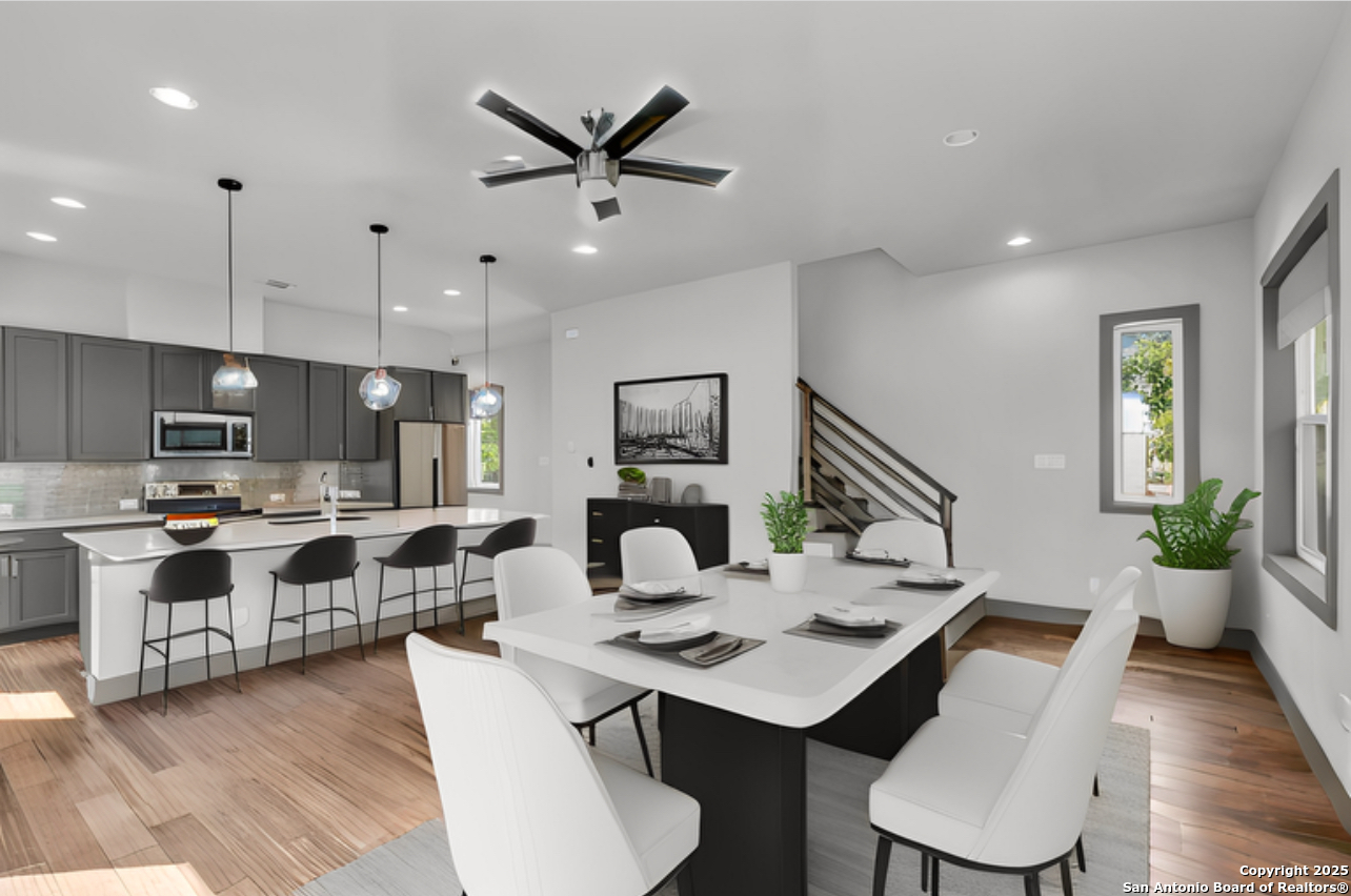 930 W Craig Pl 1