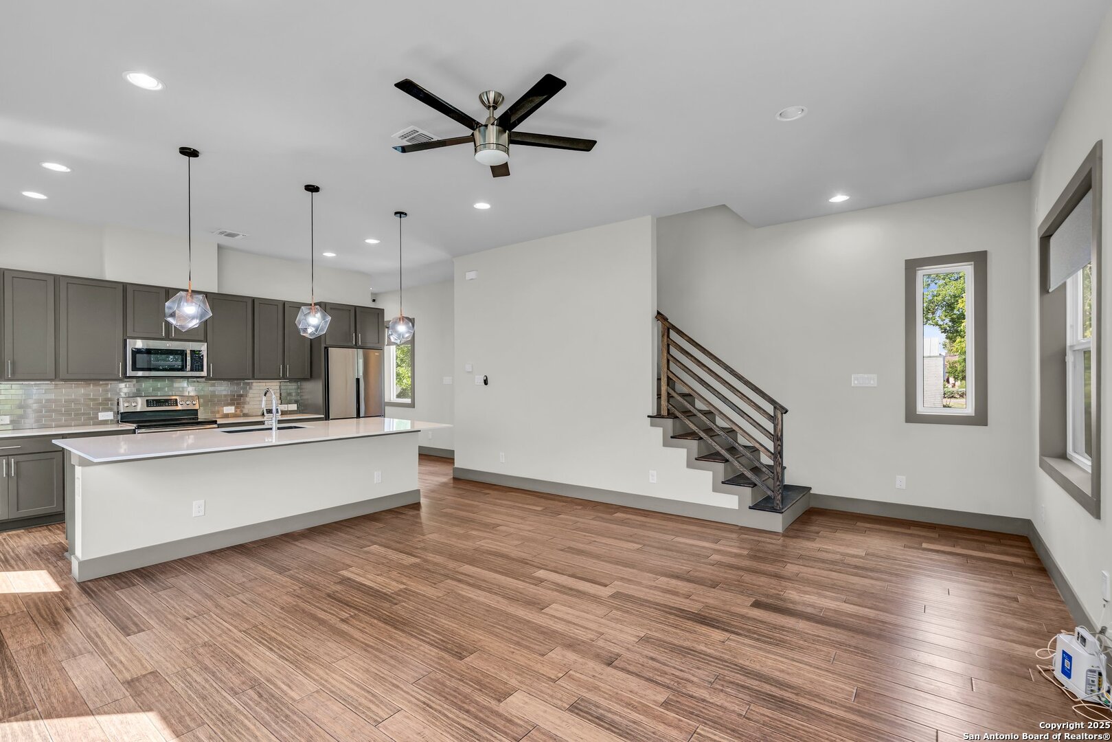 930 W Craig Pl 1