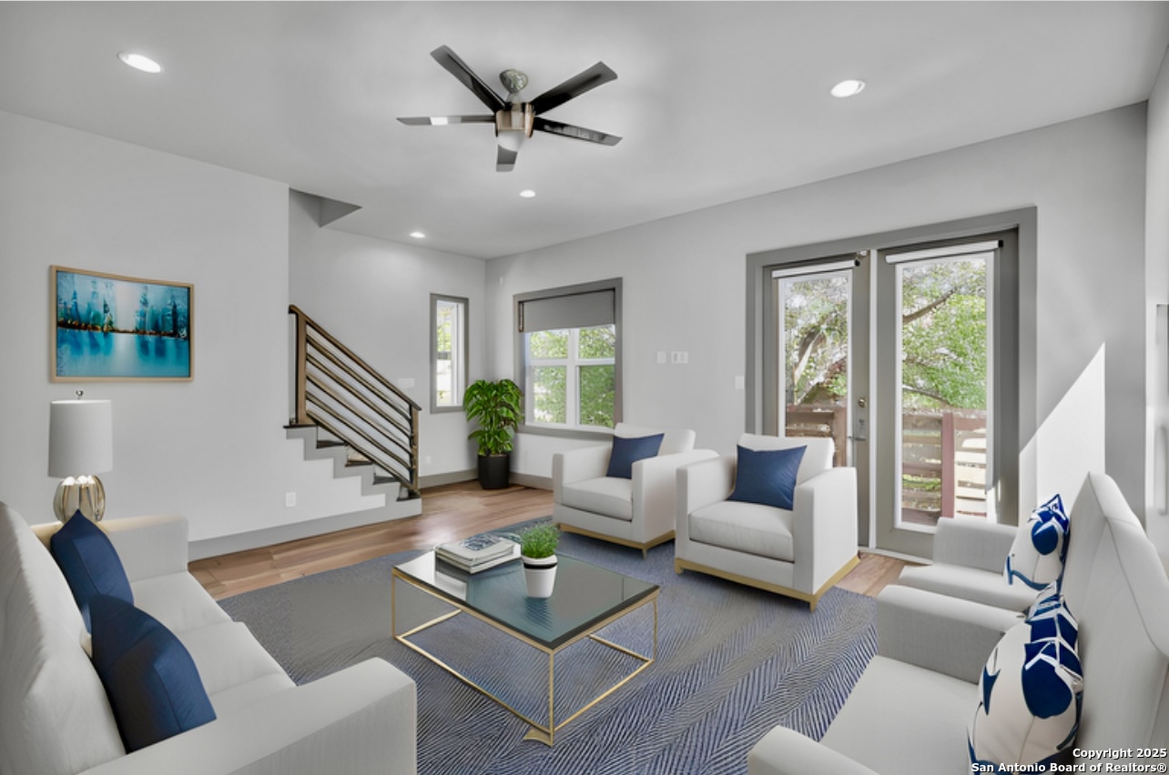 930 W Craig Pl 1