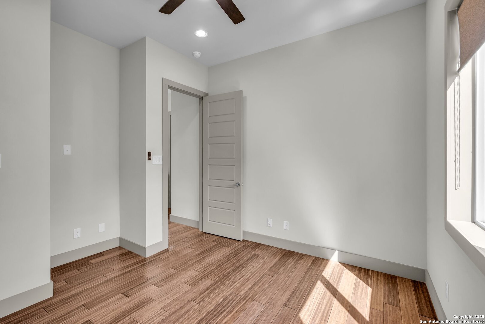 930 W Craig Pl 1