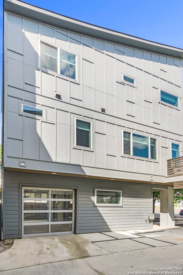 930 W Craig Pl 1