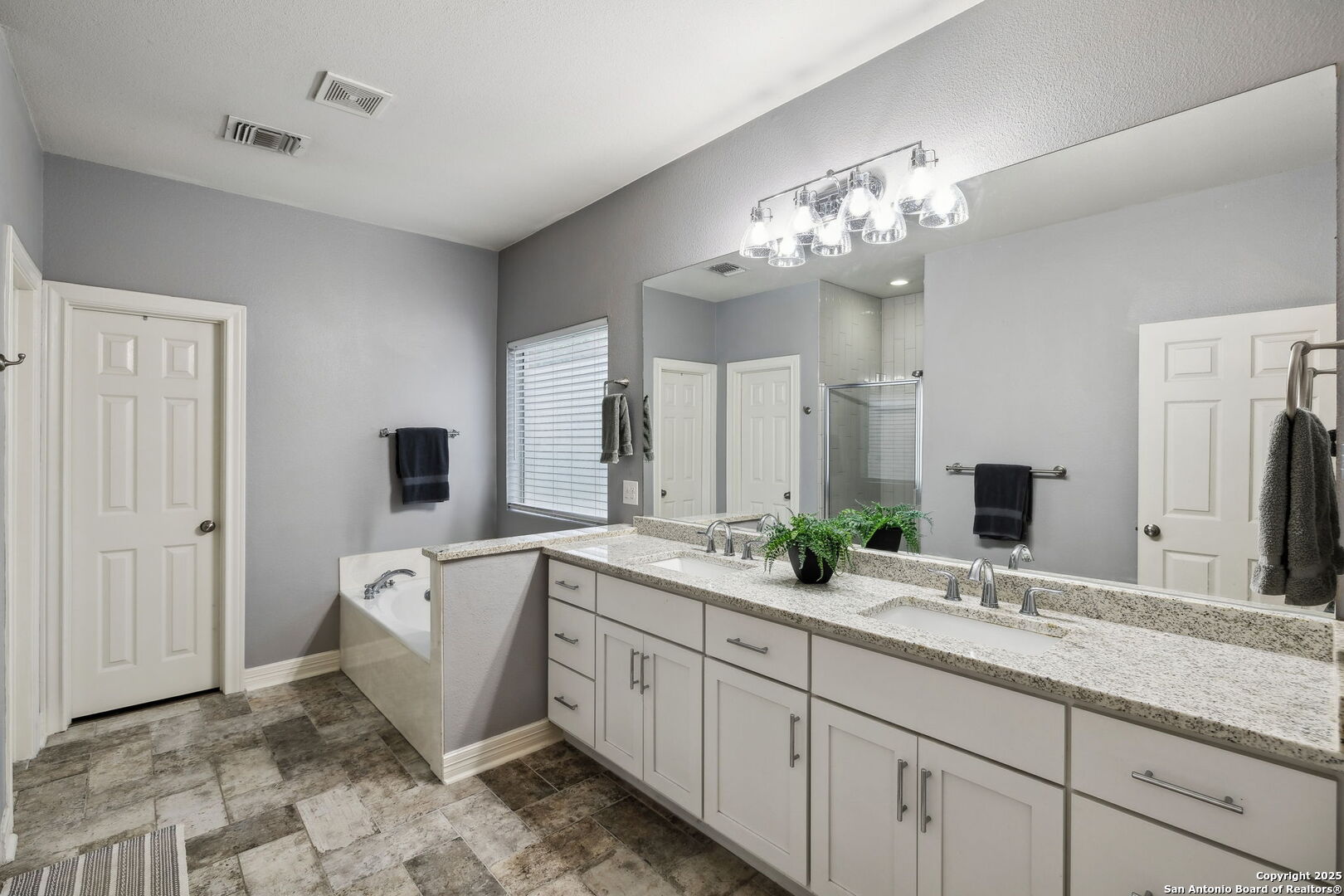 17119 Blanco Park Cove